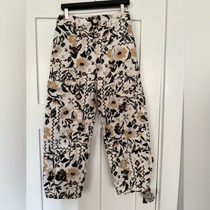 Anthropologie Women’s Velvet pants. Size 6
